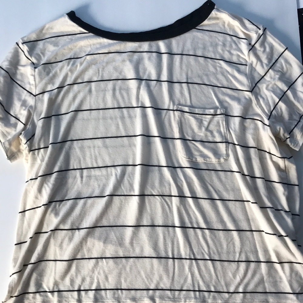 Soft and sexy American Eagle shirt